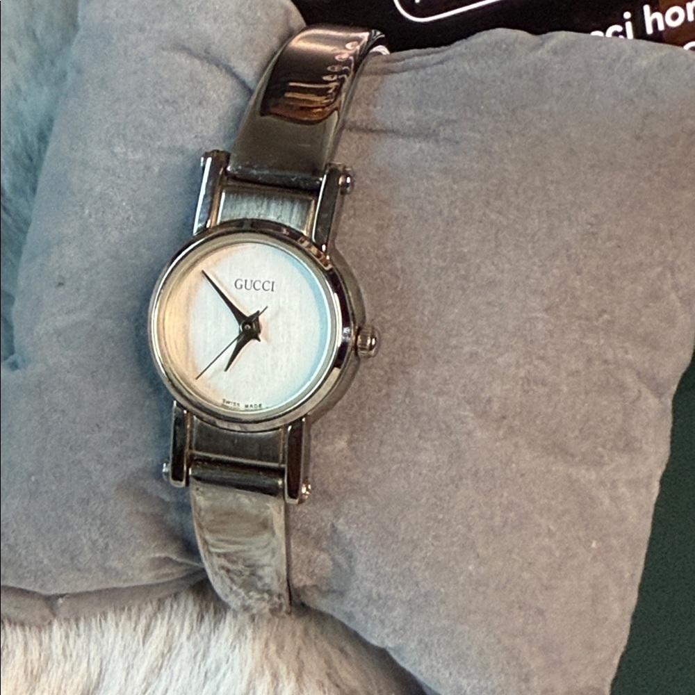 Gucci Women's Silver Vintage Watch